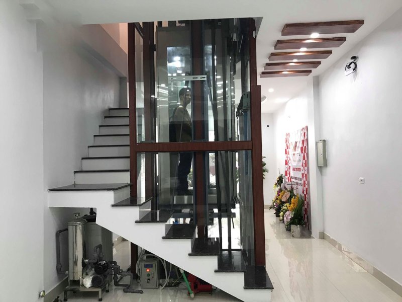 Thang máy tải hàng 500kg tích hợp thang máy gia đình